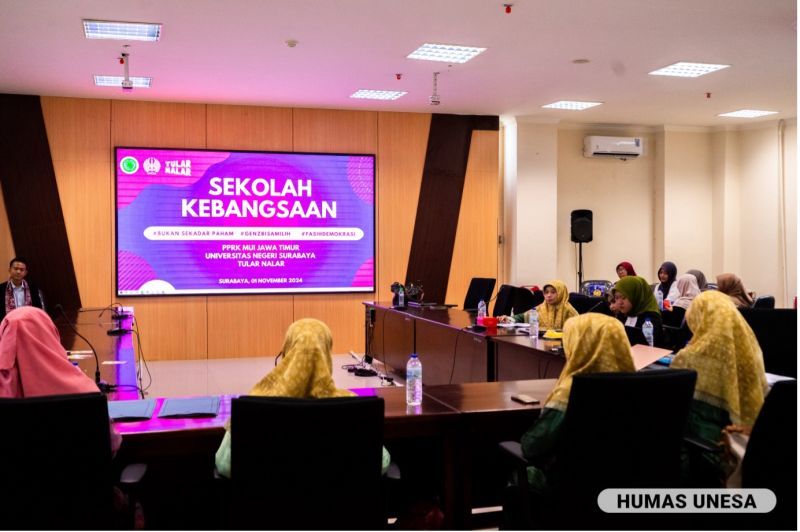 Sekolah kebangsaan dihadiri puluhan mahasiswa dari berbagai prodi dan fakultas.