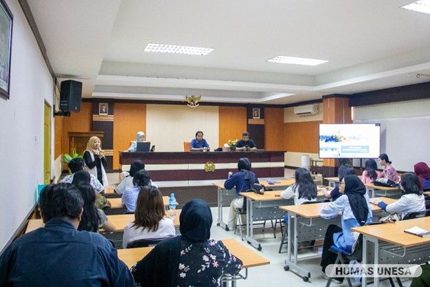 Kuliah tamu ini untuk membekali mahasiswa ilmu komunikasi dalam memperoduksi karya jurnalistik atau berita dengan perspektif pro-korban.