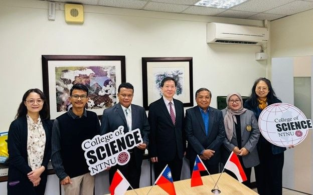 Pimpinan FMIPA UNESA dan College of Science NTNU.