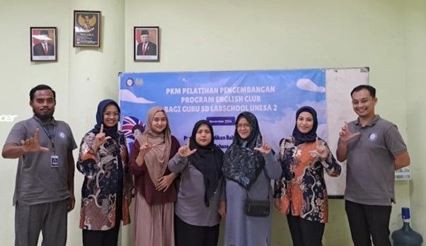 Tim Prodi S-1 Pend Bahasa Inggris UNESA melaksanakan PKM di SD Labschool UNESA 2 Surabaya.