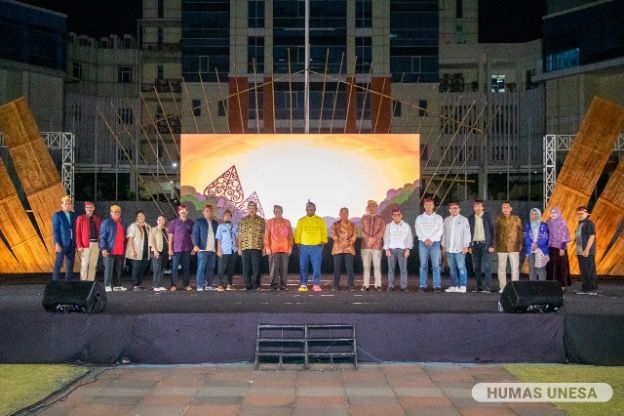 Pembukaan Peksimida Jatim dihadiri jajaran pimpinan BPSMI Jatim, UNESA dan FBS.