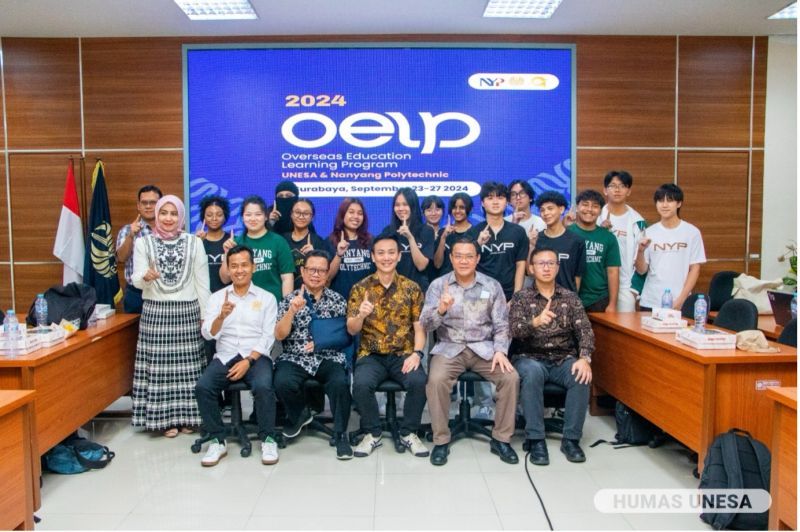 Delegasi NYP Singapura yang menjalani OELP disambut hangat jajaran pimpinan UNESA. 