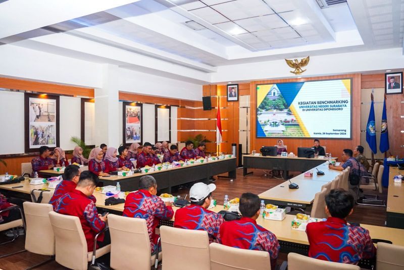 Sharing tata kelola kelembagaan, termasuk strategi memperkuat citra-reputasi dan manajemen krisis antara Humas UNESA dan Humas Undip_