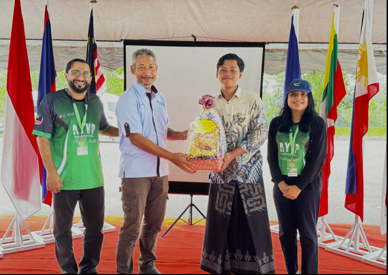 Hasan Abdul Bar mendapatkan apresiasi sebagai salah satu best volunteer AYVP 2024.