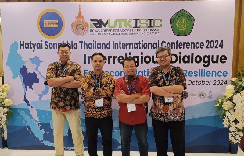 Delegasi UNESA mempromosikan program pertukaran mahasiswa di forum internasional di Thailand. 