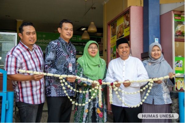 UNESA bersama KDEKS, BI Jatim, Dinkes Surabaya luncurkan Zona KHAS di Kampus Ketintang, Surabaya.