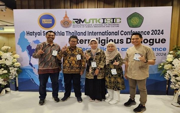 Tim delegasi UNESA yang mempromosikan Teknologi SIDIA di Forum Internasional